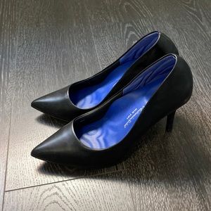 Black leather comfortable heels Antonia Saint